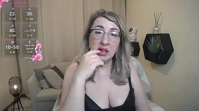 KKMimiKK Chat XXX live