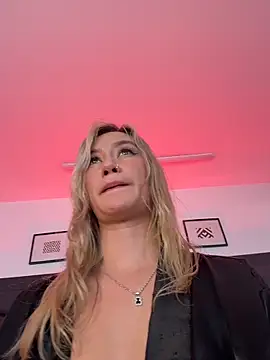 MaryDeniro Adlı Modelin Canlı XXX Sohbeti