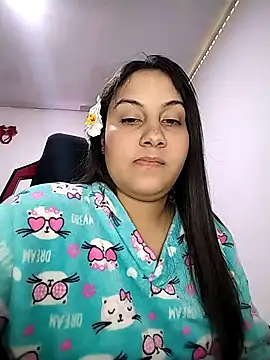 esmeralda_jadees 即時 XXX 聊天