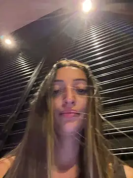 แชท XXX สดของ BelleLouiseVp