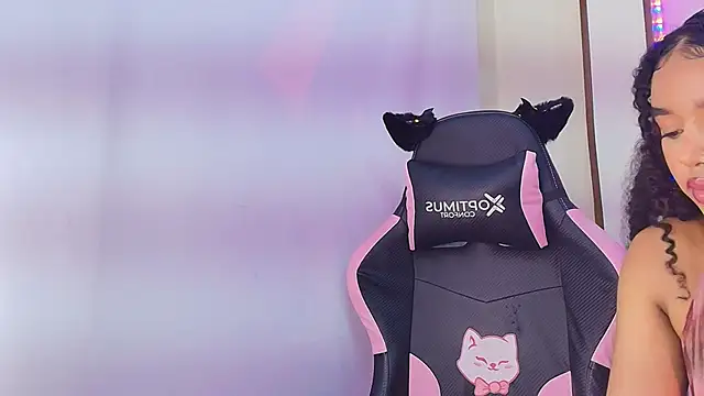 Chatroom XXX en direct de Naom_star87