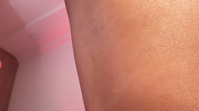 lara_bombshell_ Live XXX-Chat