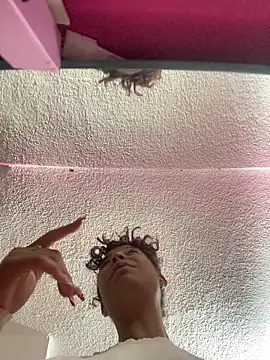 แชท XXX สดของ ThePrettyTiana