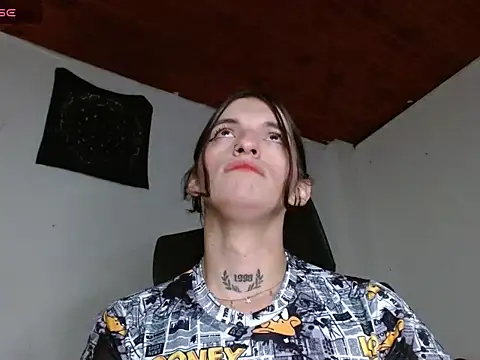 Scarlett_crastrawberry: απευθείας συνομιλία ΧΧΧ