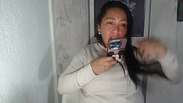 JULIANAWET69 Live XXX Chat