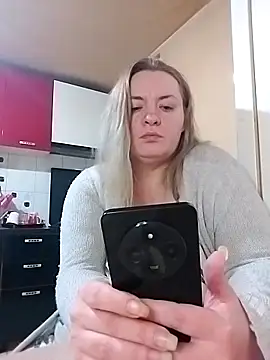 NaughtyStepmom1 网络视讯表演