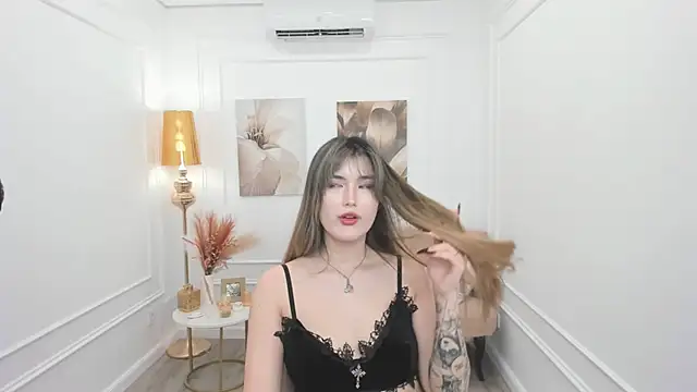 AnneTLi Adlı Modelin Canlı XXX Sohbeti