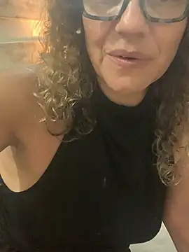 CurlyShakira Webcam-Show