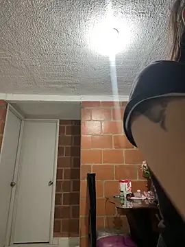 amberbakee 即時 XXX 聊天