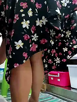 emiliemilf Live XXX-Chat