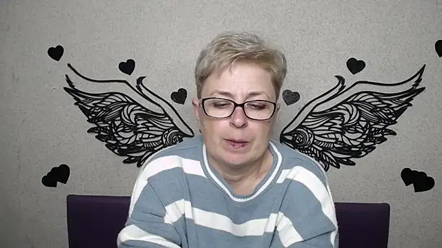 EmiliaGree's Live XXX Chat