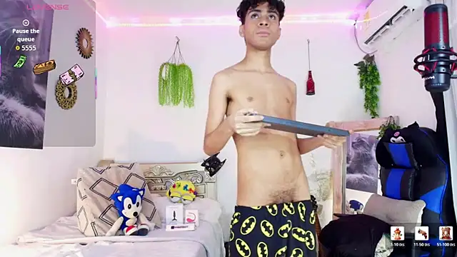 Czat XXX na żywo – huge_armound