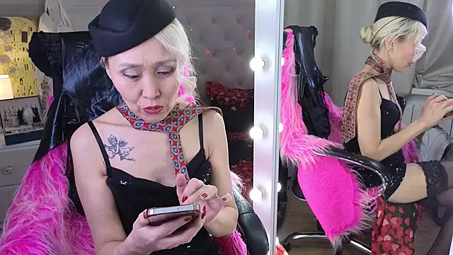 Chat XXX en directo de RoxalanaStar