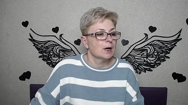 EmiliaGree's Live XXX Chat