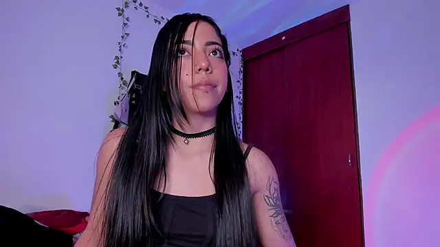 little_kayla_ Adlı Modelin Canlı XXX Sohbeti