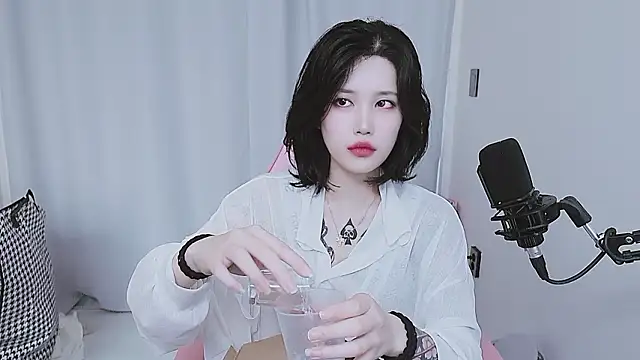 MISA_02 – Naživo XXX chat