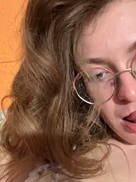 Show modela Hii_Adel na web-kameri