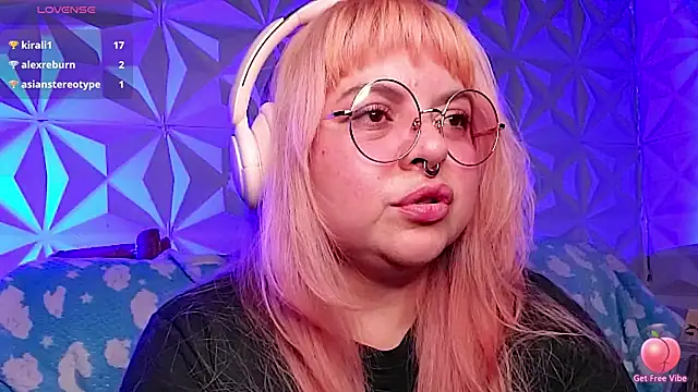 Satyn_doll Chat XXX in diretta