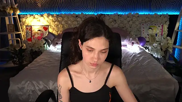 دردشة BabyFlowerr الجنسية المباشرة