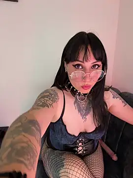 Chat XXX en directo de Ravenna666_