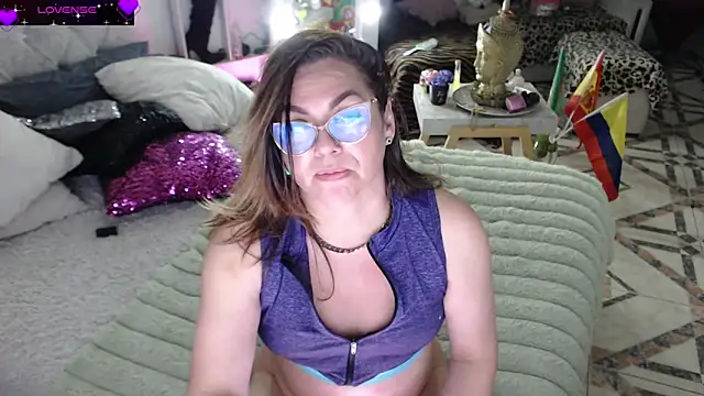 Myrnasexxx 现场XXX聊天