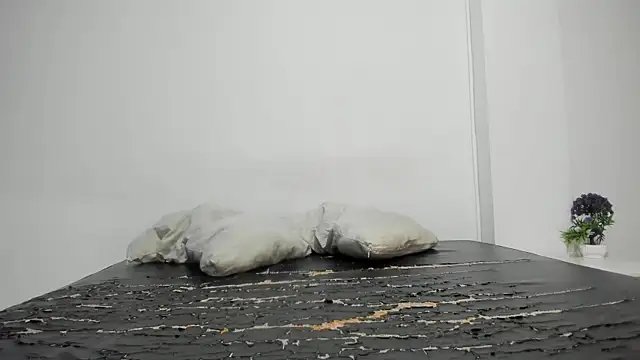 enzzo_rossi Pertunjukan Webcam