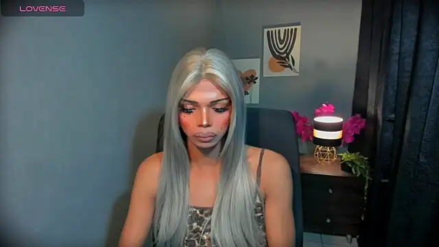 xEllaineCumsLotx Show Webcam