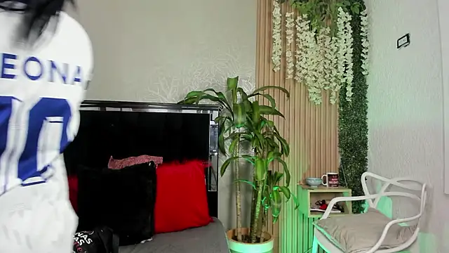 LesliePetit's Live XXX Chat