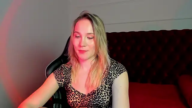 ElaraVoltage: онлайн-секс-чат