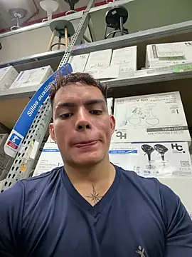 _EUFRATES_: διαδικτυακό σόου στην κάμερα