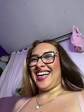 SOPHIIE_LUX_ Adlı Modelin Canlı XXX Sohbeti