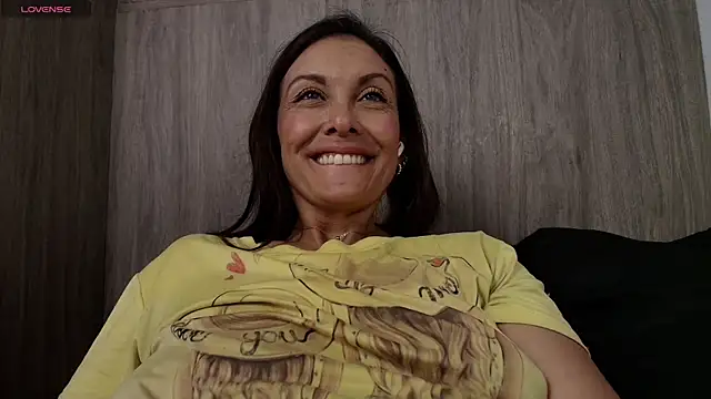 Swetisabella01 Adlı Modelin Canlı XXX Sohbeti