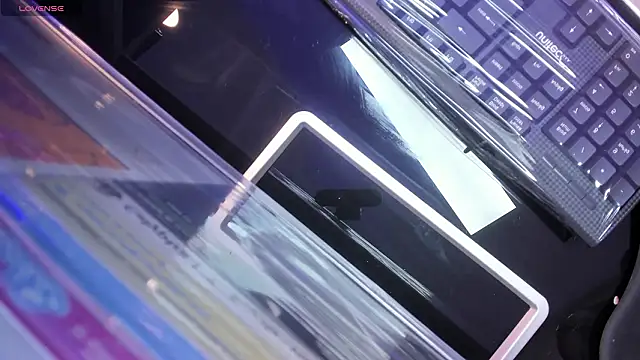 calyptra_lux Adlı Modelin Canlı XXX Sohbeti