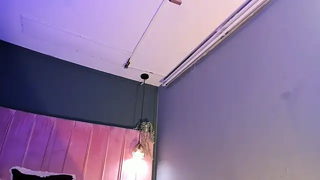 riley_bensongh's Live XXX Chat