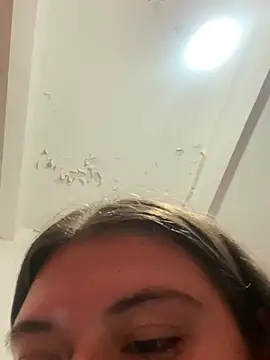 Chatroom XXX en direct de Maya_Manes