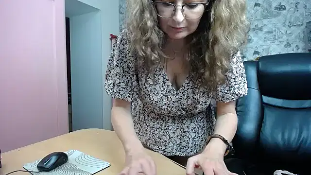 Helen1974 Adlı Modelin Canlı XXX Sohbeti