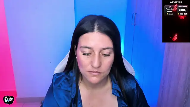 Chat XXX en directo de Saskyaa