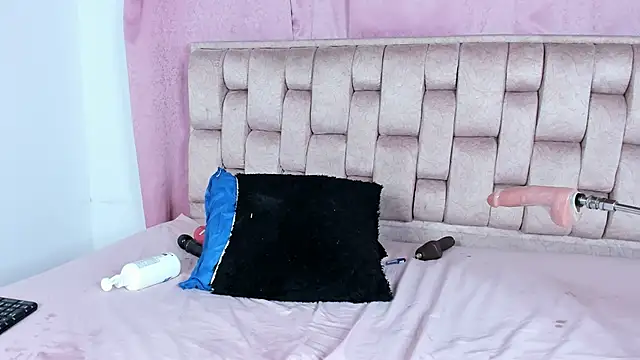 Emma_Evelyn Chat XXX in diretta