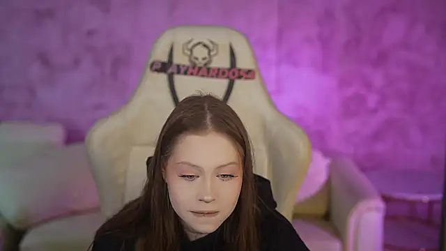 Esmie_Smile Chat XXX in diretta