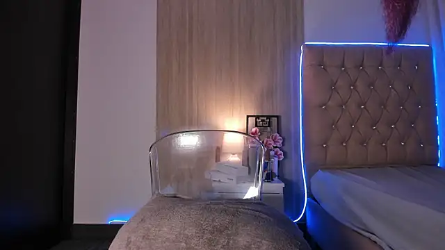 Maddyluxe: онлайн-секс-чат