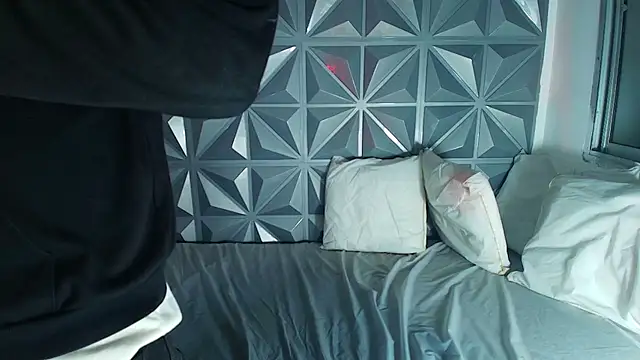 Emmy_lander1 Adlı Modelin Canlı XXX Sohbeti