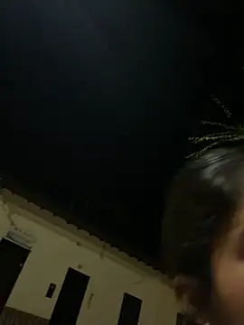 AriBunny18 Adlı Modelin Canlı XXX Sohbeti