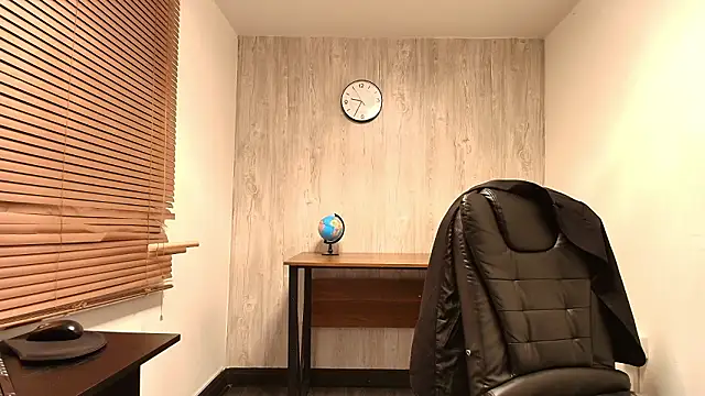 AuroraBrow's Live XXX Chat