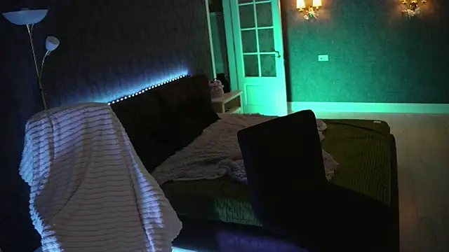 Show modela LisaElfy na web-kameri