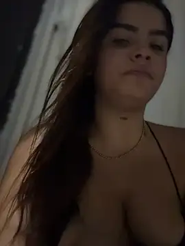 Kaily_Sweet16 Adlı Modelin Canlı XXX Sohbeti