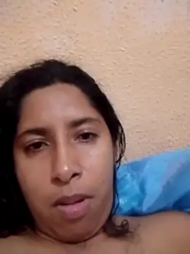 hotaniani Adlı Modelin Canlı XXX Sohbeti