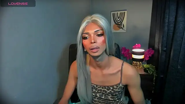 xEllaineCumsLotx Show Webcam