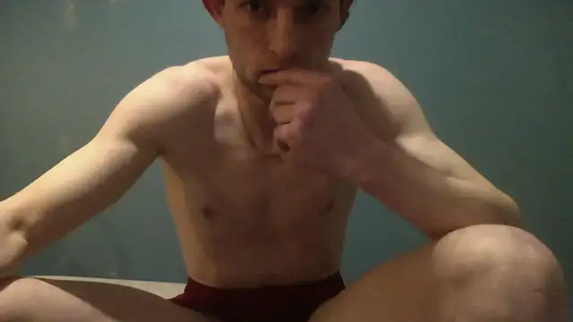 Mrslingerie: διαδικτυακό σόου στην κάμερα