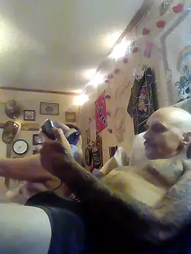 ClydeCan409: вебкам-шоу