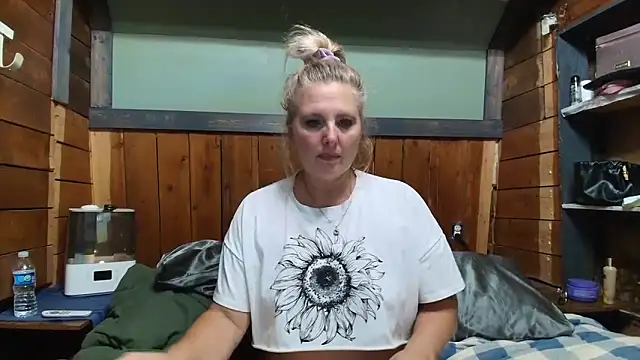 lisaxlovexxx's Webcam Show